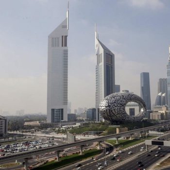 با وجود کاهش پنج درصدی تجارت جهانی در ۲۰۲۳، تجارت غیرنفتی امارات متحده عربی نزدیک به هفت درصد رشد داشته است